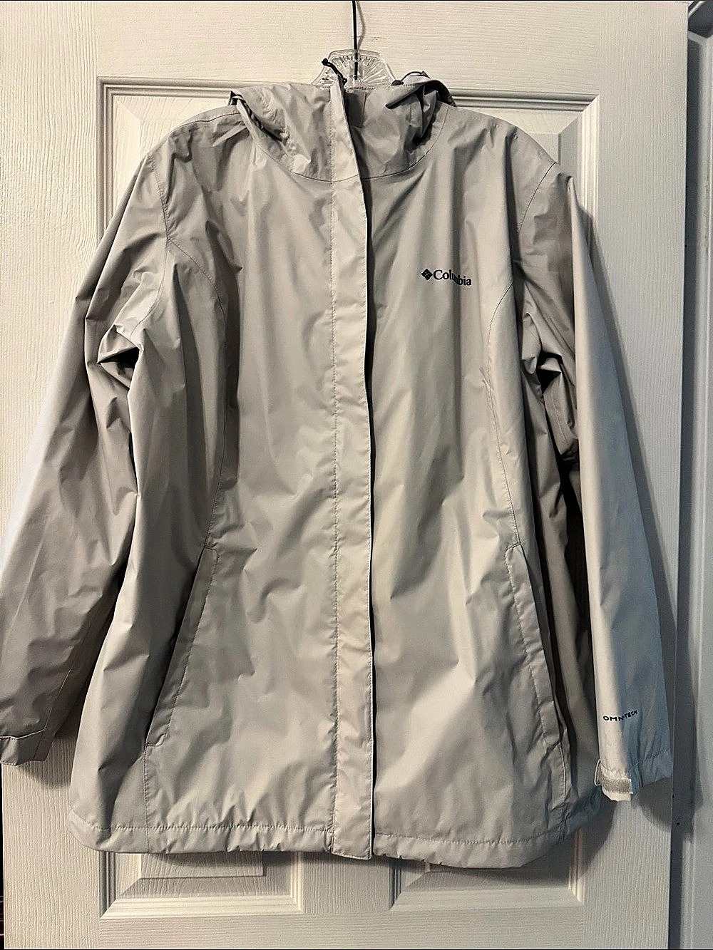 Columbia Women's Arcadia II Rain Jacket Light Gray